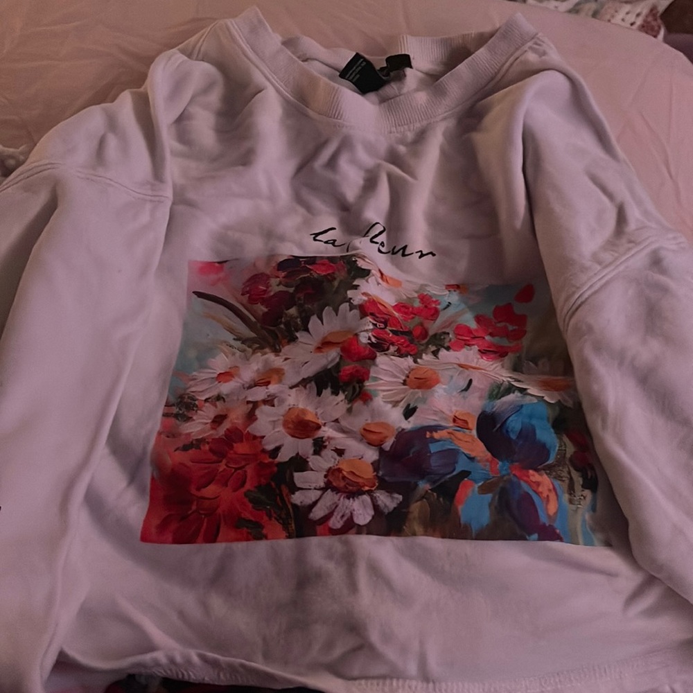 Sweatshirt